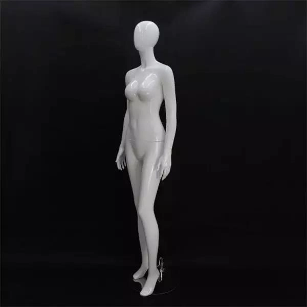 188 cm moteri&scaron;kas viso kūno modelis: manekeno dydį atitinkantis drabužių ekranas